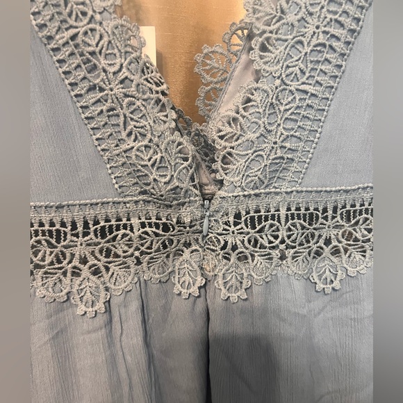 Lace trim mini dress - Picture 9 of 10